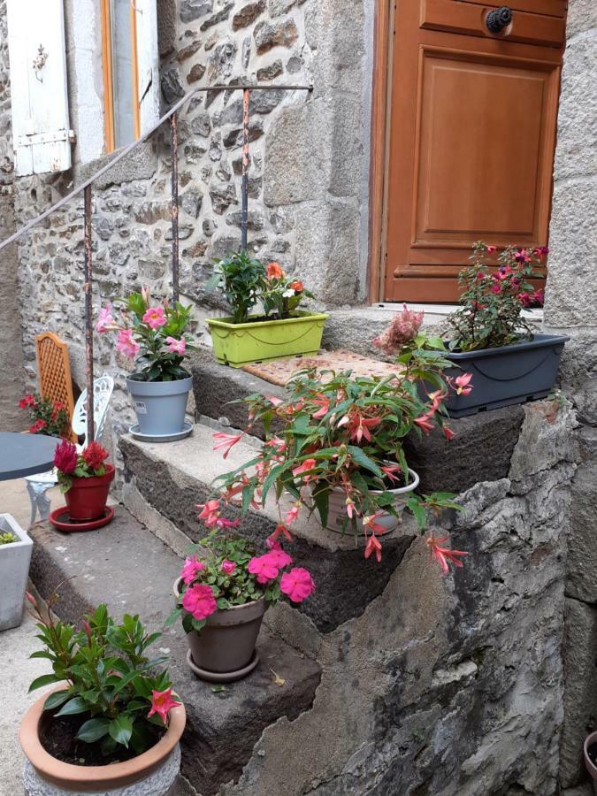 Le Refuge Des Alpes Mancelles Apartment Fresnay-sur-Sarthe Exterior photo